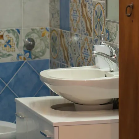 Relax Nel Centro Storico بيت للعطل سان نيكولا أرسيلا